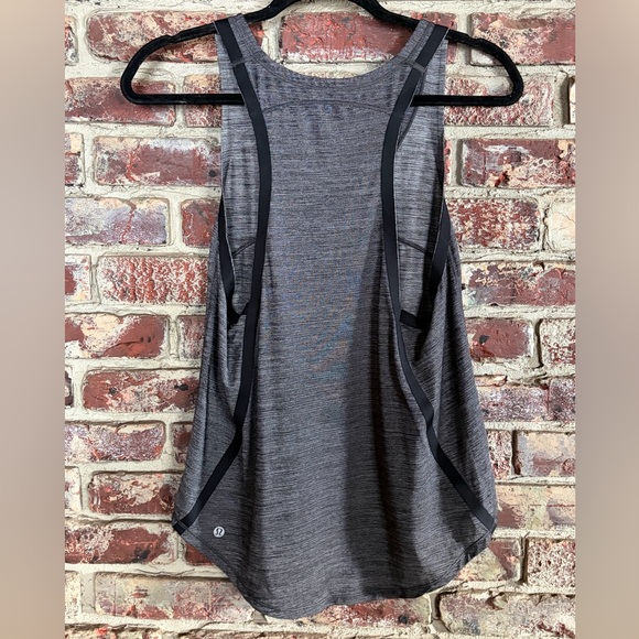 Lululemon On Track Singlet Tank Size 6 Gray Racerback Athletic Top - Picture 4 of 4